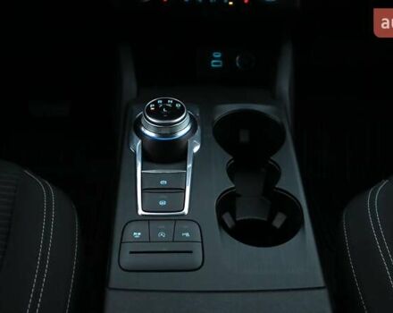 Красный Форд Куга, объемом двигателя 1.5 л и пробегом 48 тыс. км за 21190 $, фото 19 на Automoto.ua