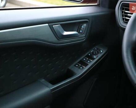 Красный Форд Куга, объемом двигателя 1.5 л и пробегом 48 тыс. км за 21190 $, фото 15 на Automoto.ua