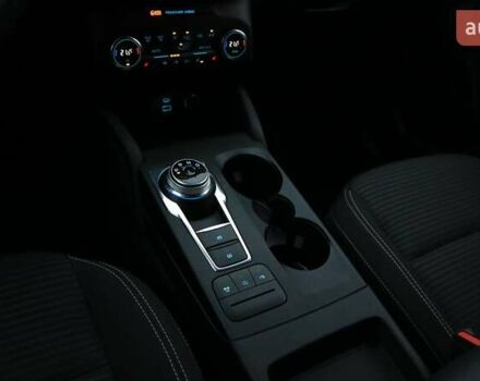 Красный Форд Куга, объемом двигателя 1.5 л и пробегом 48 тыс. км за 21190 $, фото 23 на Automoto.ua