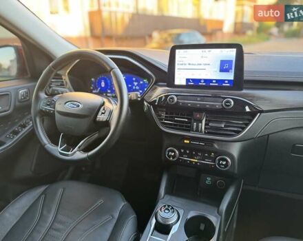 Красный Форд Куга, объемом двигателя 2.49 л и пробегом 137 тыс. км за 26200 $, фото 12 на Automoto.ua