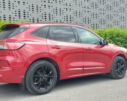 Червоний Форд Куга, об'ємом двигуна 2 л та пробігом 48 тис. км за 29555 $, фото 2 на Automoto.ua