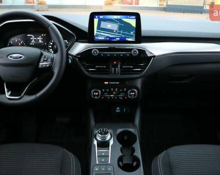 Красный Форд Куга, объемом двигателя 1.5 л и пробегом 48 тыс. км за 21190 $, фото 7 на Automoto.ua