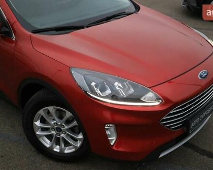 Красный Форд Куга, объемом двигателя 1.5 л и пробегом 48 тыс. км за 21190 $, фото 24 на Automoto.ua