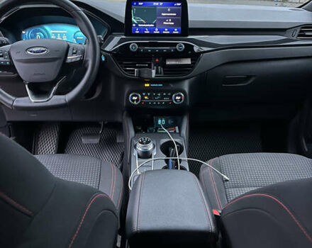 Форд Куга 2021 у Хмельницькому на Automoto.ua Червоний Форд Куга, об'ємом двигуна 1.5 л та пробігом 49 тис. км за 24700 $, фото 4 на Automoto.ua