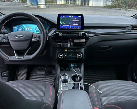 Форд Куга 2021 у Хмельницькому на Automoto.ua Червоний Форд Куга, об'ємом двигуна 1.5 л та пробігом 49 тис. км за 24700 $, фото 5 на Automoto.ua