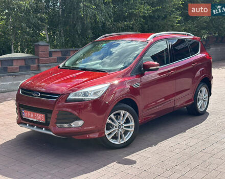 Красный Форд Куга, объемом двигателя 2 л и пробегом 218 тыс. км за 15400 $, фото 1 на Automoto.ua