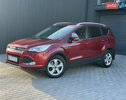 Красный Форд Куга, объемом двигателя 2 л и пробегом 169 тыс. км за 12777 $, фото 1 на Automoto.ua