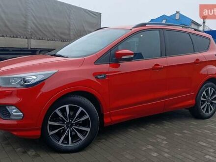 Красный Форд Куга, объемом двигателя 1.5 л и пробегом 102 тыс. км за 13500 $, фото 1 на Automoto.ua