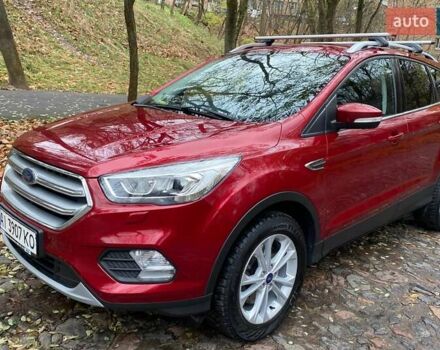 Красный Форд Куга, объемом двигателя 2 л и пробегом 115 тыс. км за 18500 $, фото 1 на Automoto.ua