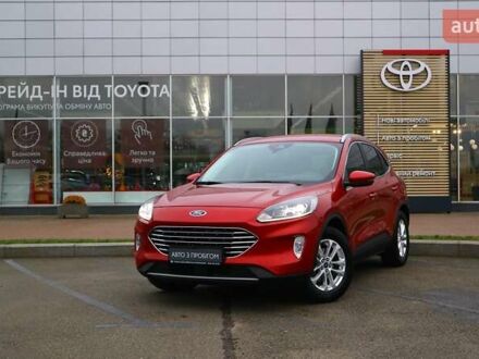 Красный Форд Куга, объемом двигателя 1.5 л и пробегом 48 тыс. км за 21190 $, фото 1 на Automoto.ua