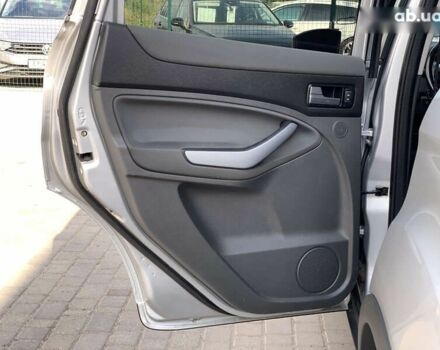 Форд Куга, объемом двигателя 0 л и пробегом 285 тыс. км за 10000 $, фото 25 на Automoto.ua