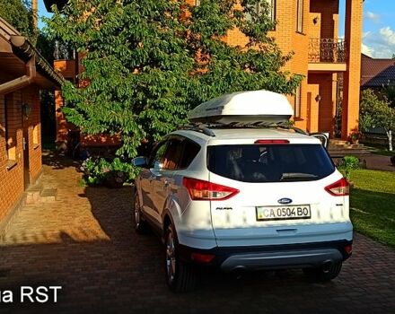 Форд Куга, объемом двигателя 2 л и пробегом 234 тыс. км за 14000 $, фото 4 на Automoto.ua