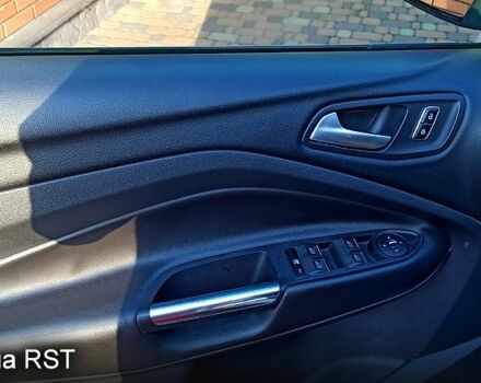 Форд Куга, объемом двигателя 2 л и пробегом 234 тыс. км за 14000 $, фото 3 на Automoto.ua