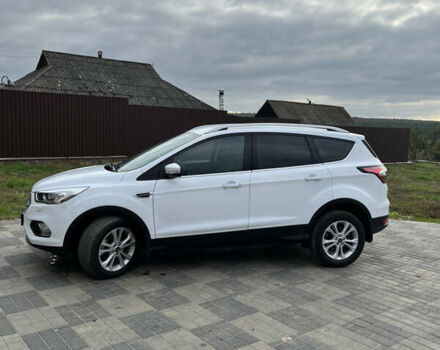 Форд Куга, объемом двигателя 1.5 л и пробегом 20 тыс. км за 22000 $, фото 3 на Automoto.ua