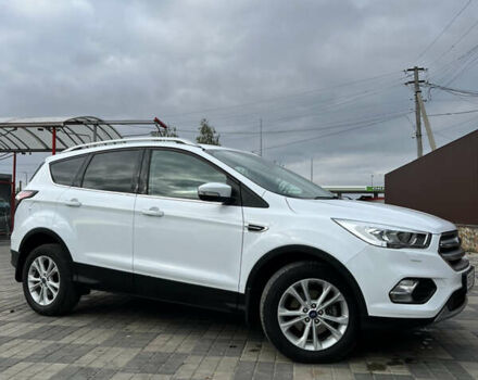 Форд Куга, объемом двигателя 1.5 л и пробегом 20 тыс. км за 22000 $, фото 8 на Automoto.ua