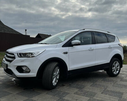 Форд Куга, объемом двигателя 1.5 л и пробегом 20 тыс. км за 22000 $, фото 2 на Automoto.ua