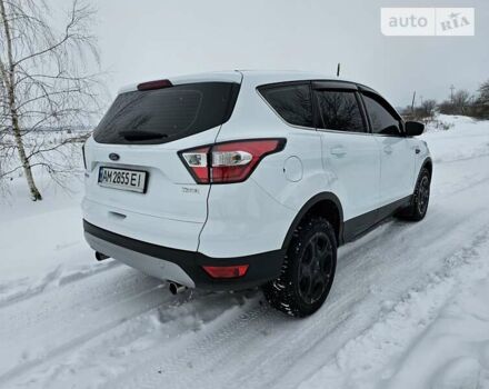 Форд Куга, об'ємом двигуна 1.5 л та пробігом 100 тис. км за 15000 $, фото 5 на Automoto.ua