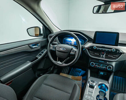 Форд Куга, объемом двигателя 1.5 л и пробегом 138 тыс. км за 20597 $, фото 10 на Automoto.ua