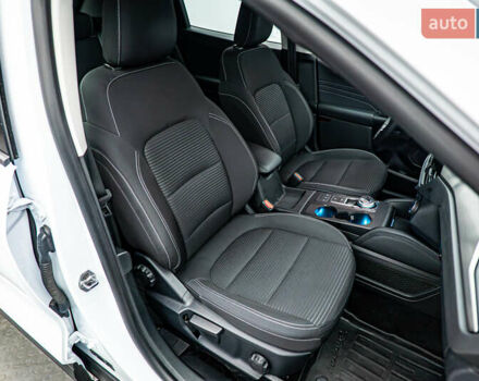 Форд Куга, объемом двигателя 1.5 л и пробегом 138 тыс. км за 20597 $, фото 19 на Automoto.ua