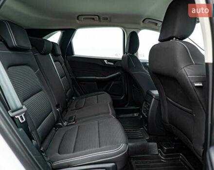 Форд Куга, объемом двигателя 1.5 л и пробегом 138 тыс. км за 20597 $, фото 20 на Automoto.ua