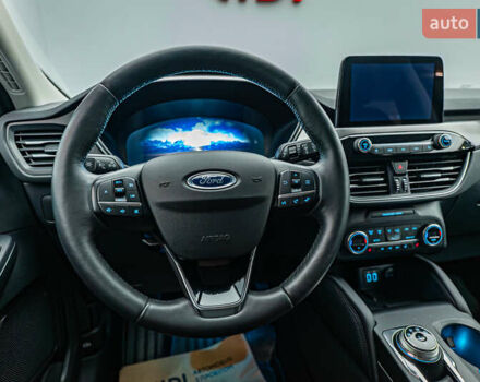 Форд Куга, объемом двигателя 1.5 л и пробегом 138 тыс. км за 20597 $, фото 11 на Automoto.ua