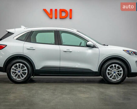 Форд Куга, объемом двигателя 1.5 л и пробегом 138 тыс. км за 20597 $, фото 3 на Automoto.ua