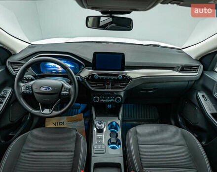 Форд Куга, объемом двигателя 1.5 л и пробегом 138 тыс. км за 20597 $, фото 9 на Automoto.ua