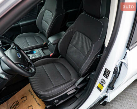 Форд Куга, объемом двигателя 1.5 л и пробегом 138 тыс. км за 20597 $, фото 8 на Automoto.ua