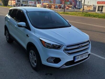 Форд Куга 2016 в Харькове на Automoto.ua Форд Куга, объемом двигателя 1.5 л и пробегом 121 тыс. км за 11999 $, фото 1 на Automoto.ua