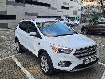 Форд Куга 2017 в Киеве на Automoto.ua Форд Куга, объемом двигателя 2 л и пробегом 117 тыс. км за 20500 $, фото 1 на Automoto.ua