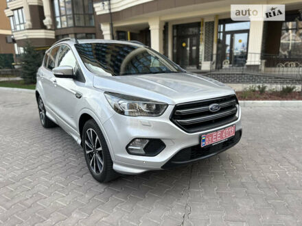 Форд Куга, объемом двигателя 2 л и пробегом 220 тыс. км за 17000 $, фото 1 на Automoto.ua