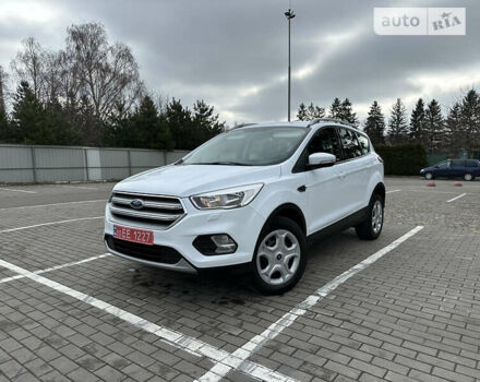 Форд Куга, объемом двигателя 2 л и пробегом 117 тыс. км за 17700 $, фото 1 на Automoto.ua