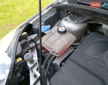 Серый Форд Куга, объемом двигателя 2 л и пробегом 268 тыс. км за 9199 $, фото 35 на Automoto.ua