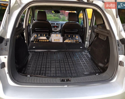 Серый Форд Куга, объемом двигателя 2 л и пробегом 268 тыс. км за 9199 $, фото 8 на Automoto.ua