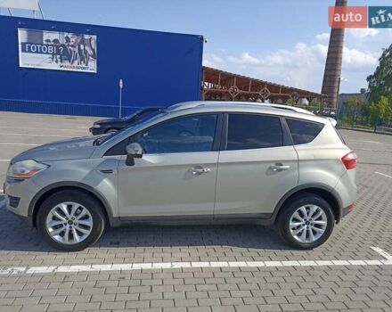 Сірий Форд Куга, об'ємом двигуна 2 л та пробігом 170 тис. км за 8000 $, фото 1 на Automoto.ua