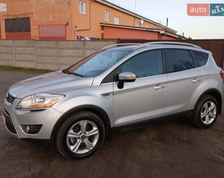 Сірий Форд Куга, об'ємом двигуна 2 л та пробігом 269 тис. км за 9200 $, фото 1 на Automoto.ua