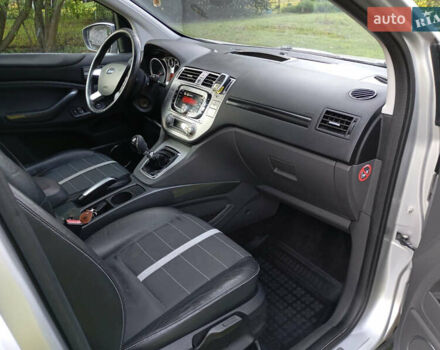 Серый Форд Куга, объемом двигателя 2 л и пробегом 268 тыс. км за 9199 $, фото 17 на Automoto.ua