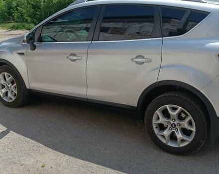 Серый Форд Куга, объемом двигателя 2.52 л и пробегом 223 тыс. км за 9500 $, фото 3 на Automoto.ua