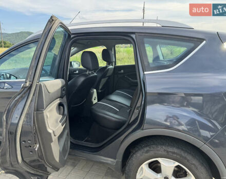 Сірий Форд Куга, об'ємом двигуна 2 л та пробігом 275 тис. км за 9500 $, фото 7 на Automoto.ua