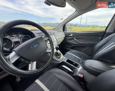 Сірий Форд Куга, об'ємом двигуна 2 л та пробігом 275 тис. км за 9500 $, фото 4 на Automoto.ua