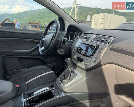 Сірий Форд Куга, об'ємом двигуна 2 л та пробігом 275 тис. км за 9500 $, фото 3 на Automoto.ua