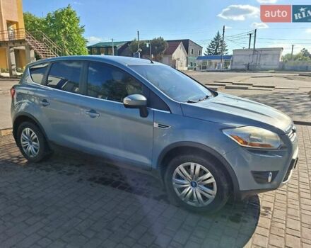 Серый Форд Куга, объемом двигателя 2 л и пробегом 249 тыс. км за 10300 $, фото 1 на Automoto.ua