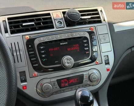 Серый Форд Куга, объемом двигателя 2.52 л и пробегом 115 тыс. км за 9900 $, фото 40 на Automoto.ua