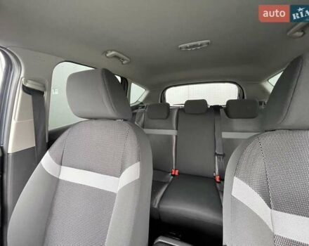 Серый Форд Куга, объемом двигателя 2 л и пробегом 200 тыс. км за 10000 $, фото 7 на Automoto.ua