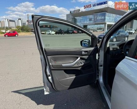 Серый Форд Куга, объемом двигателя 2.52 л и пробегом 115 тыс. км за 9900 $, фото 26 на Automoto.ua