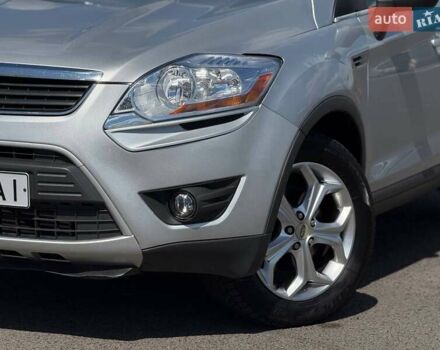 Серый Форд Куга, объемом двигателя 2.52 л и пробегом 115 тыс. км за 9900 $, фото 4 на Automoto.ua