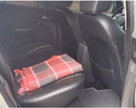 Серый Форд Куга, объемом двигателя 2.5 л и пробегом 260 тыс. км за 7600 $, фото 3 на Automoto.ua