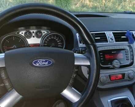 Сірий Форд Куга, об'ємом двигуна 2 л та пробігом 273 тис. км за 9900 $, фото 7 на Automoto.ua