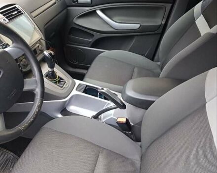 Серый Форд Куга, объемом двигателя 2 л и пробегом 217 тыс. км за 10200 $, фото 7 на Automoto.ua