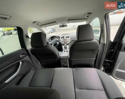 Серый Форд Куга, объемом двигателя 2 л и пробегом 200 тыс. км за 10000 $, фото 9 на Automoto.ua